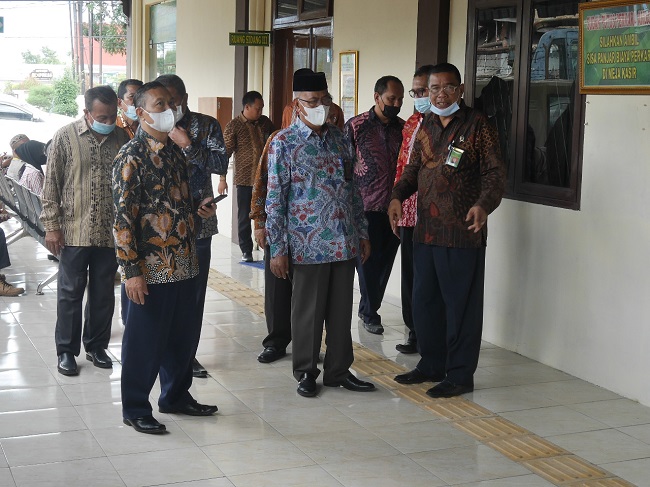 4. Ruang Tunggu PTSP