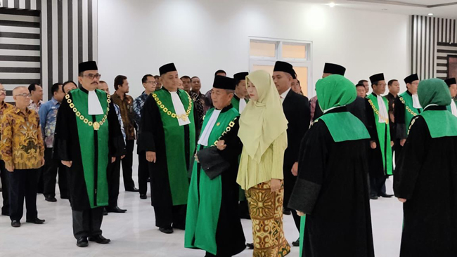 wisuda_purnabakti_pas_1.jpg